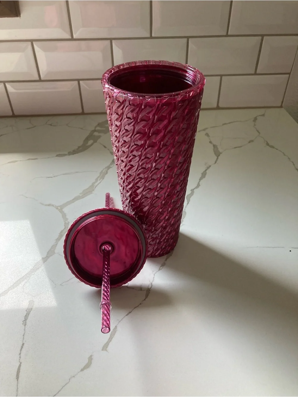 Starbucks Burgundy maroon Red Chain Link texture Venti 24oz Cold Cup Tumbler lid